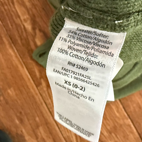 Green Cardigan with Blue Ruffle Collar - Picture 4 of 4